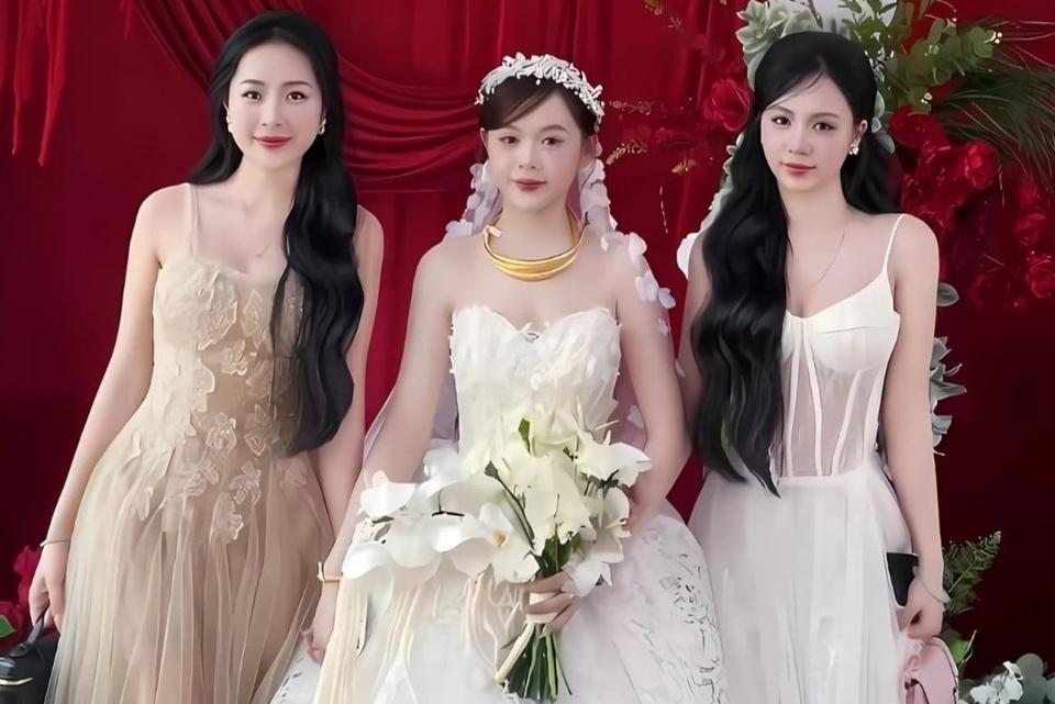 Bức ảnh cô dâu Đắk Lắk chụp với bạn thân khiến dân mạng 'khẩu chiến'