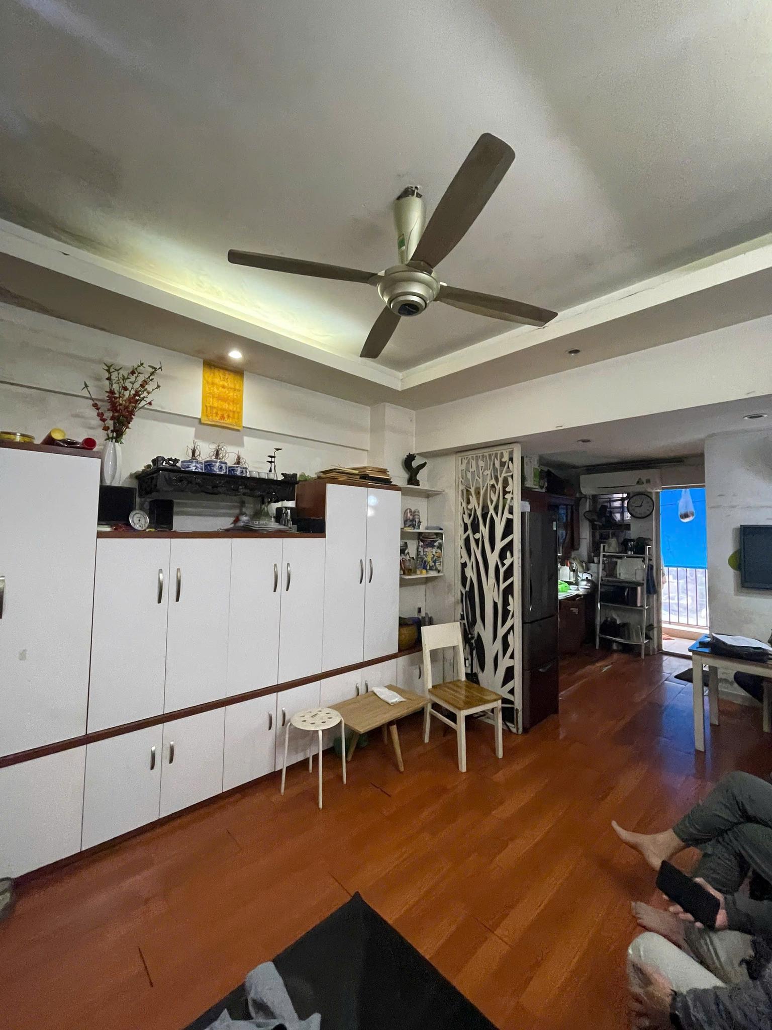 Gia đình Hà Nội chi 500 triệu đồng cải tạo căn hộ 70m2 thành 4 phòng ngủ