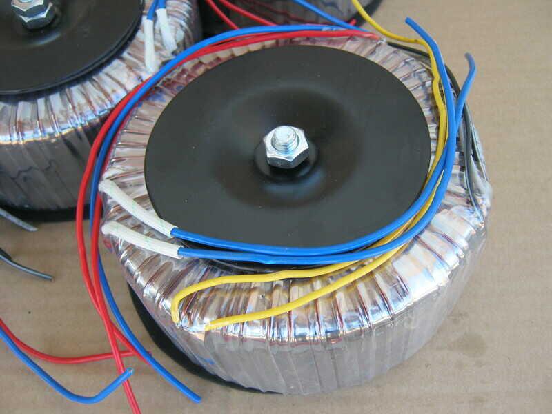 Nguồn xuyến là gì? Ưu và nhược điểm của cục đẩy nguồn xuyến