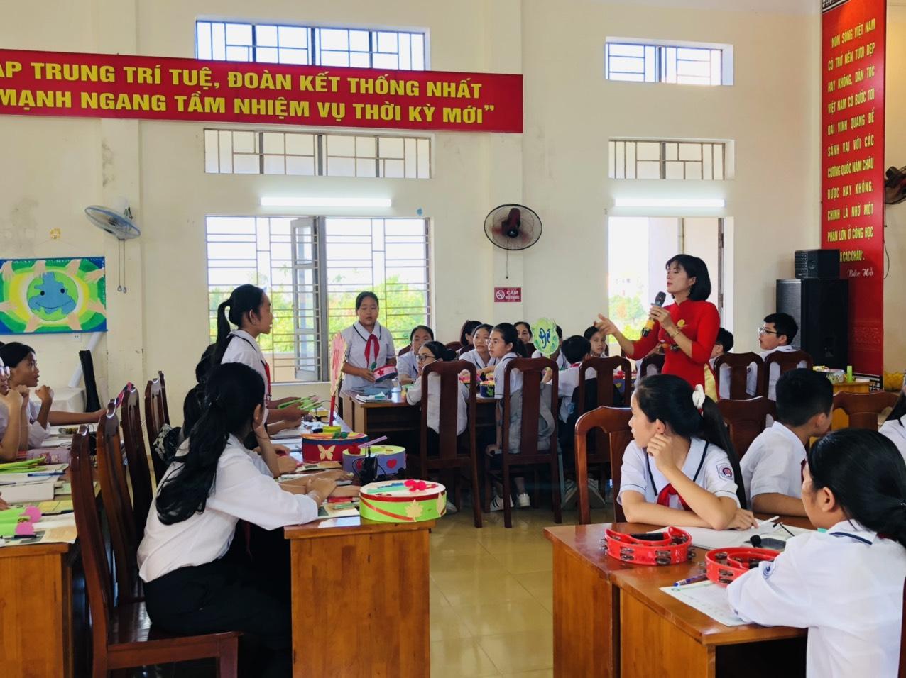 Tự bỏ tiền học nâng chuẩn được truy lĩnh, người trong cuộc mong thủ tục đơn giản