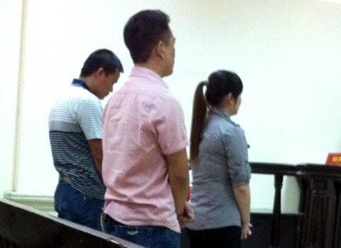 Dùng ảnh khỏa thân của gái bán dâm để "câu khách"