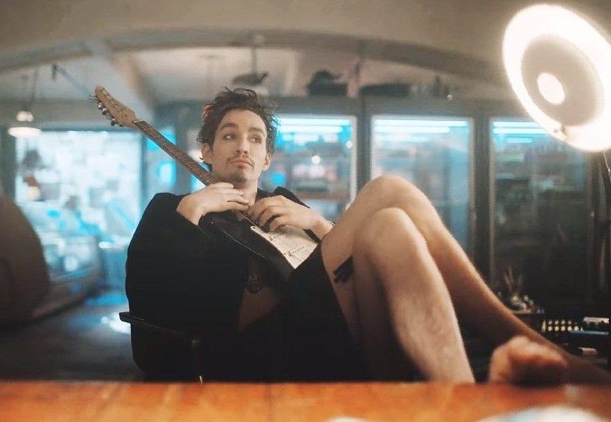 The Queer Art of Sitting