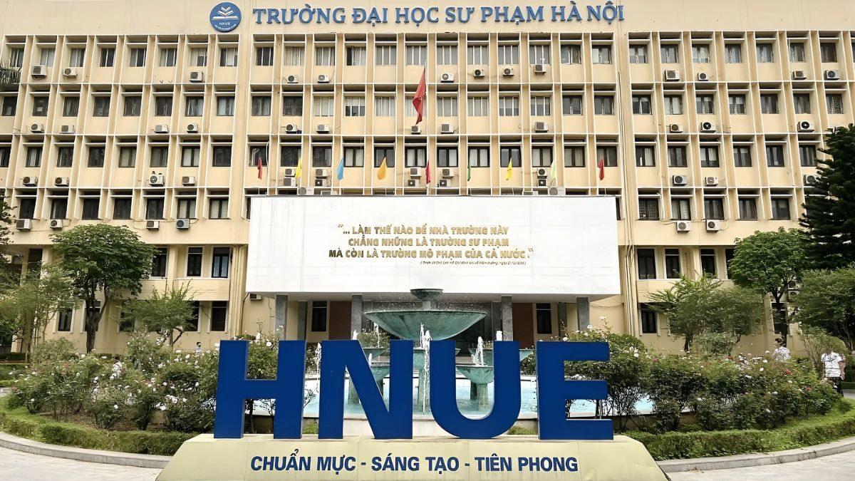 Chính trị học là ngành gì? Học ở đâu và cơ hội nghề nghiệp
