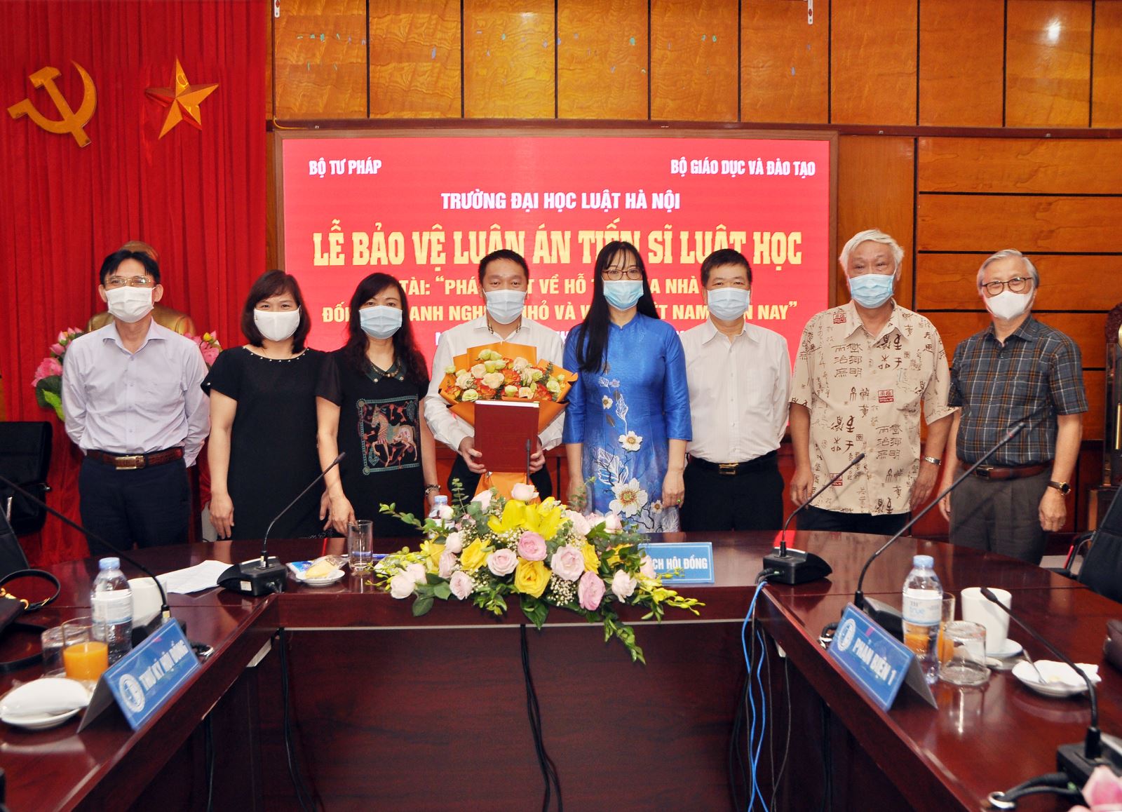 LỄ BẢO VỆ LUẬN ÁN TIẾN SĨ CHUYÊN NGÀNH LUẬT KINH TẾ TẠI TRƯỜNG ĐẠI HỌC LUẬT HÀ NỘI