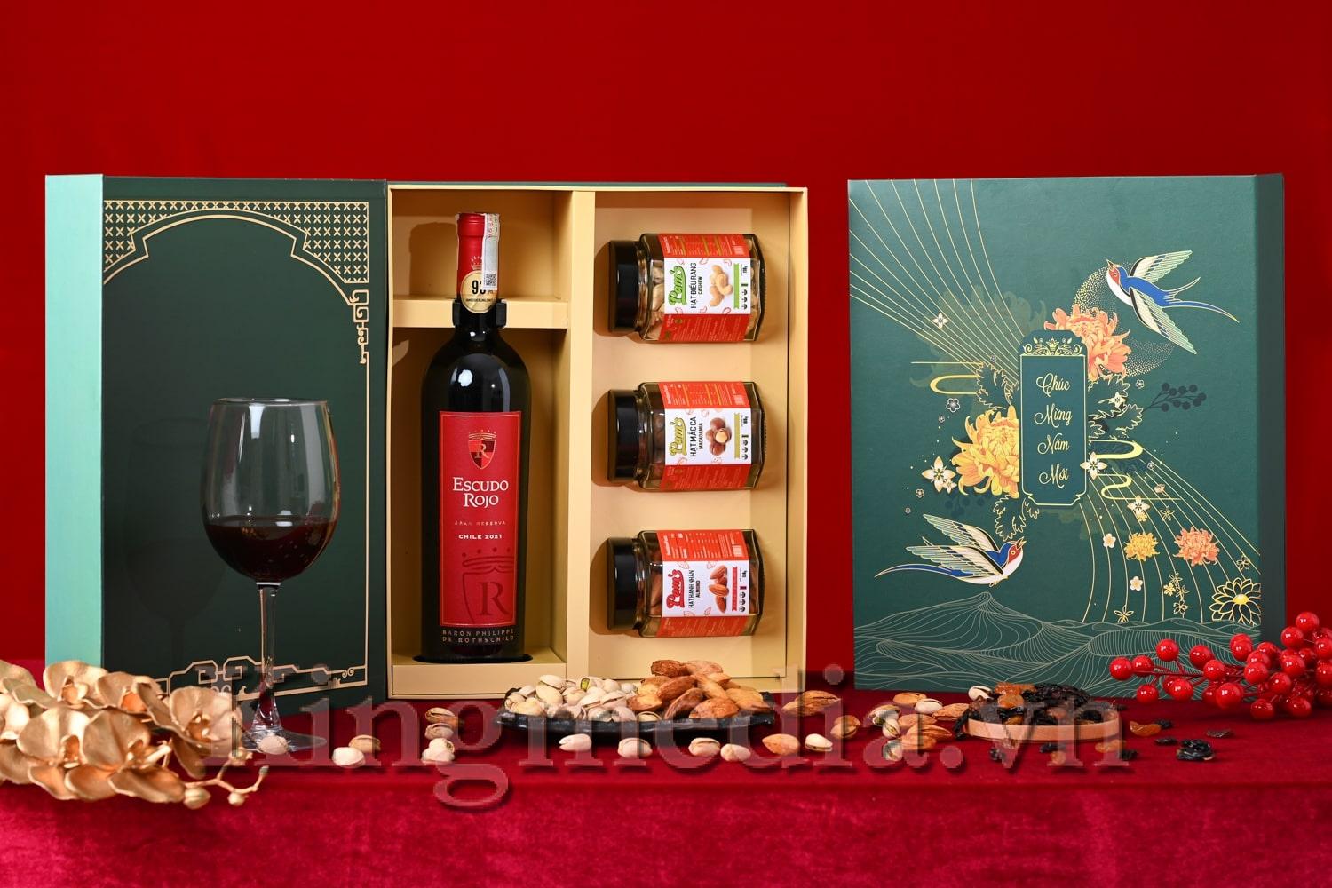 Ý tưởng chụp ảnh hộp quà Tết độc đáo tại studio – King Media