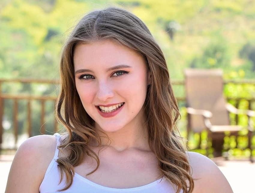 Melody Marks An Indepth Look At Her Life And Career Pretty Beautiful Girls Fashion Girlsfashion