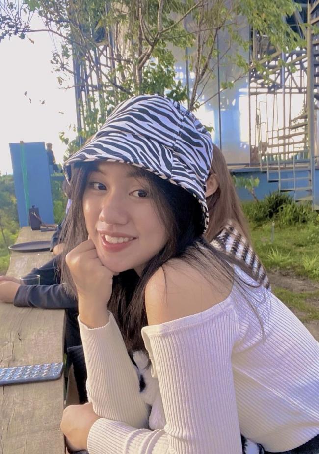 Nữ sinh “trường F” vừa xinh vừa startup, học vẫn đỉnh của chóp