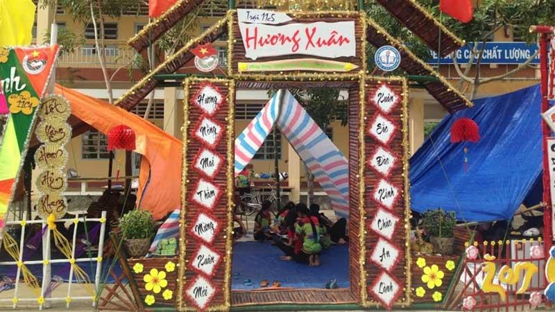 Hướng Dẫn Trang Trí Cổng Trại [Năm hiện tại]: 50+ Mẫu Đẹp & Bí Quyết Ghi Điểm Tuyệt Đối