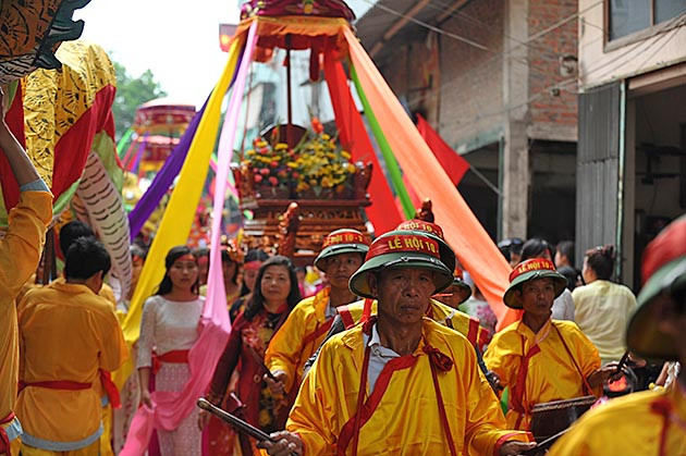Đến Hội làng Chuông xem đấu cờ người, thổi cơm thi