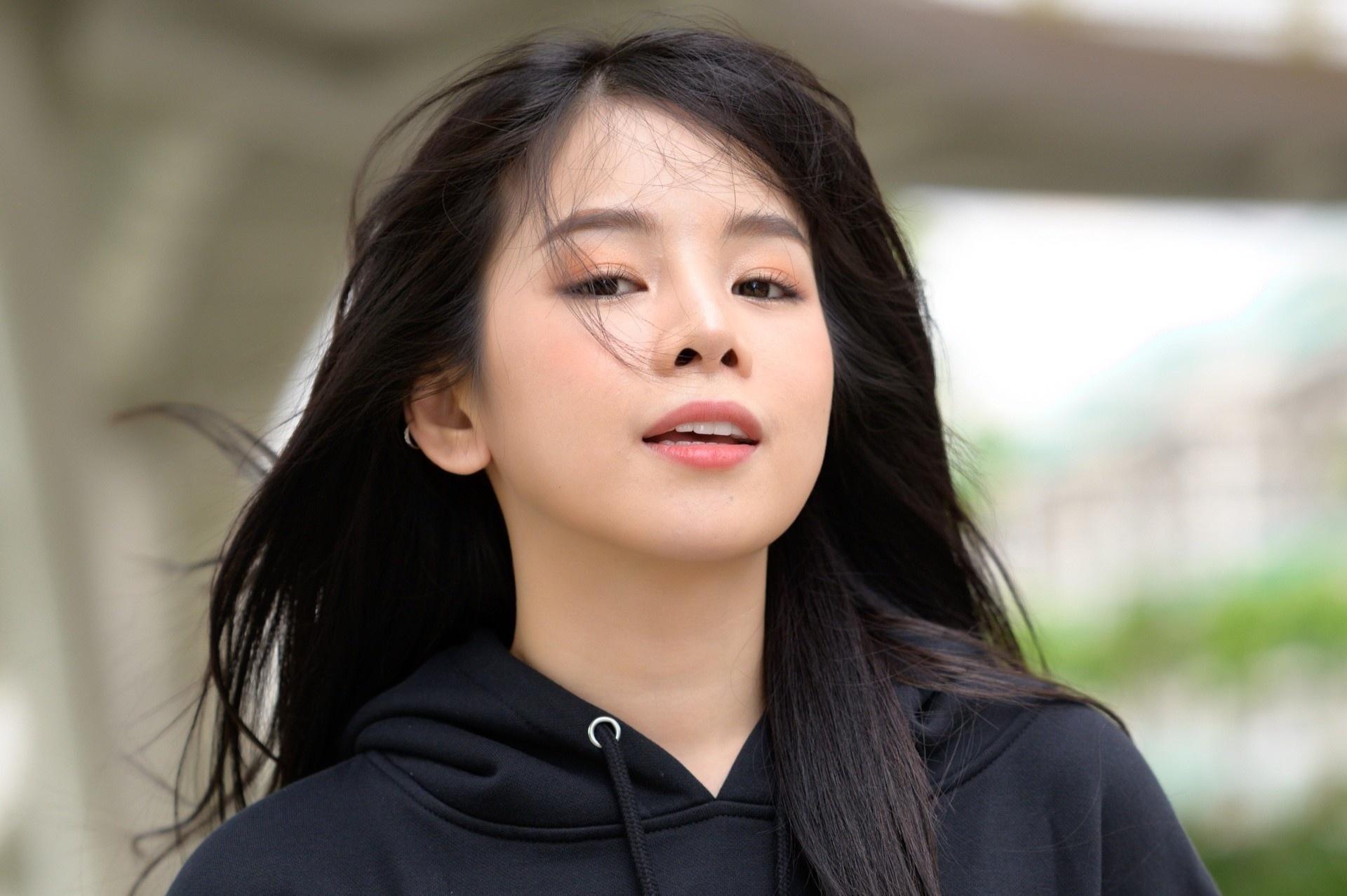 DJ Mie: 'Ba mẹ mất sớm, tôi không biết bấu víu vào ai'